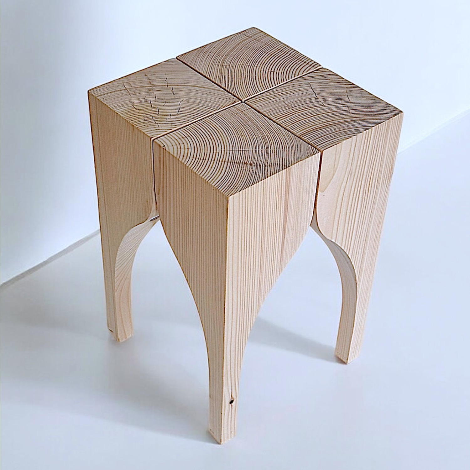 Andaluz – Hocker & Beistelltisch aus Schwarzwälder Weisstanne